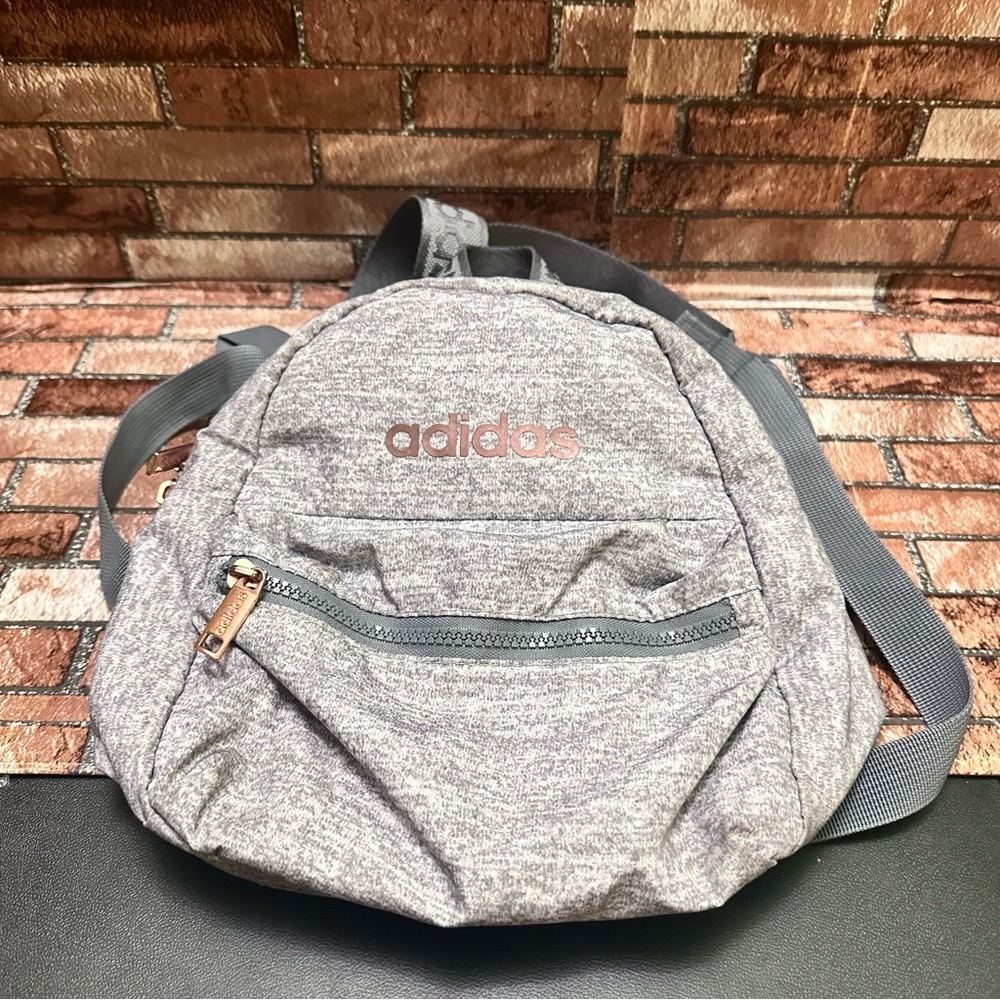 Adidas Gray Backpack with Classic Design - Picture 4 of 12